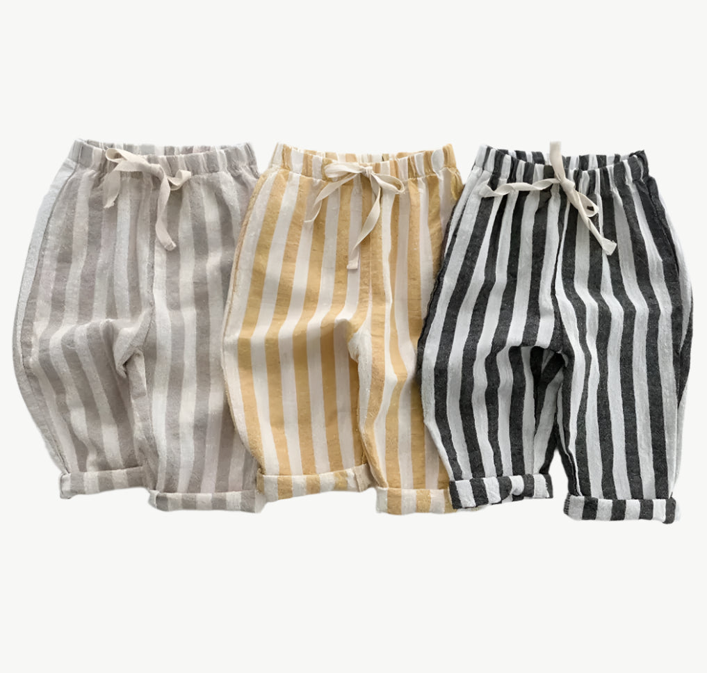 Bequeme Streifenhose aus Bio - Baumwolle mit Kordelzug für Kinder – Atmungsaktiv und Hypoallergen - Mayfair ModaKhaki18 - 24M