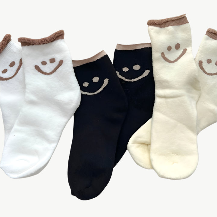 Aly - Kuschelige, farbenfrohe Socken - Mayfair ModaKontrast Schwarz - Weiß - Beige
