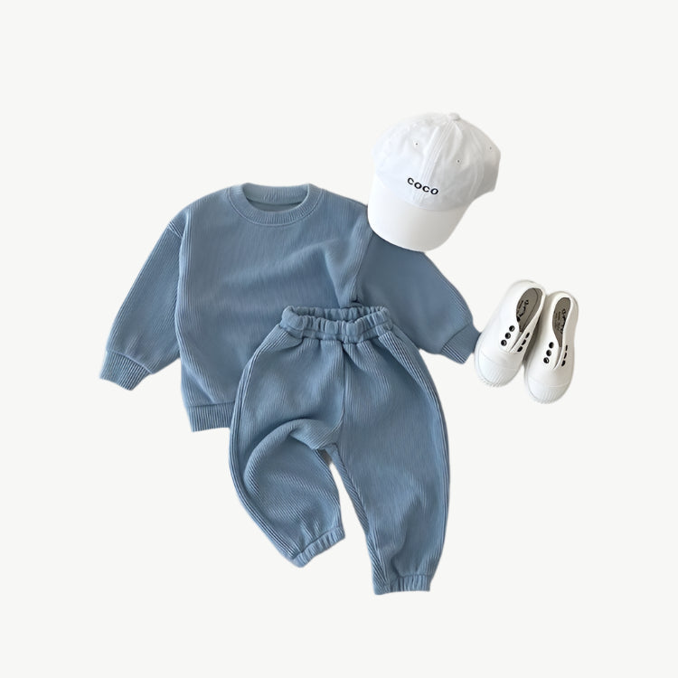 Bequemer Trainingsanzug aus Bio - Baumwolle für Kinder – Atmungsaktiv & Hypoallergen - Mayfair ModaBlau9M