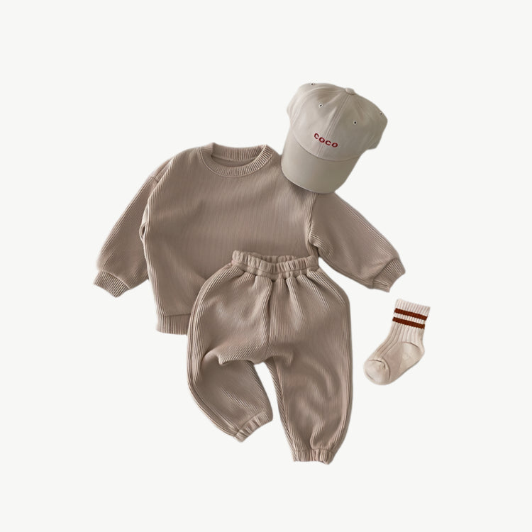 Bequemer Trainingsanzug aus Bio - Baumwolle für Kinder – Atmungsaktiv & Hypoallergen - Mayfair ModaGrau9M