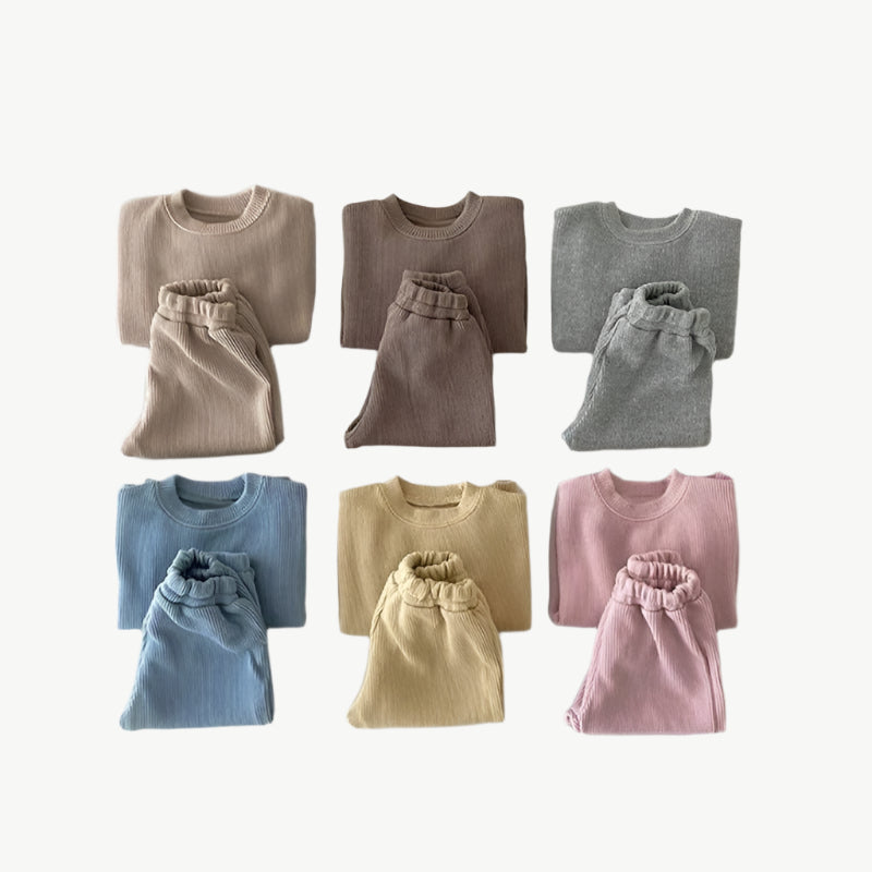 Bequemer Trainingsanzug aus Bio - Baumwolle für Kinder – Atmungsaktiv & Hypoallergen - Mayfair ModaGrau9M