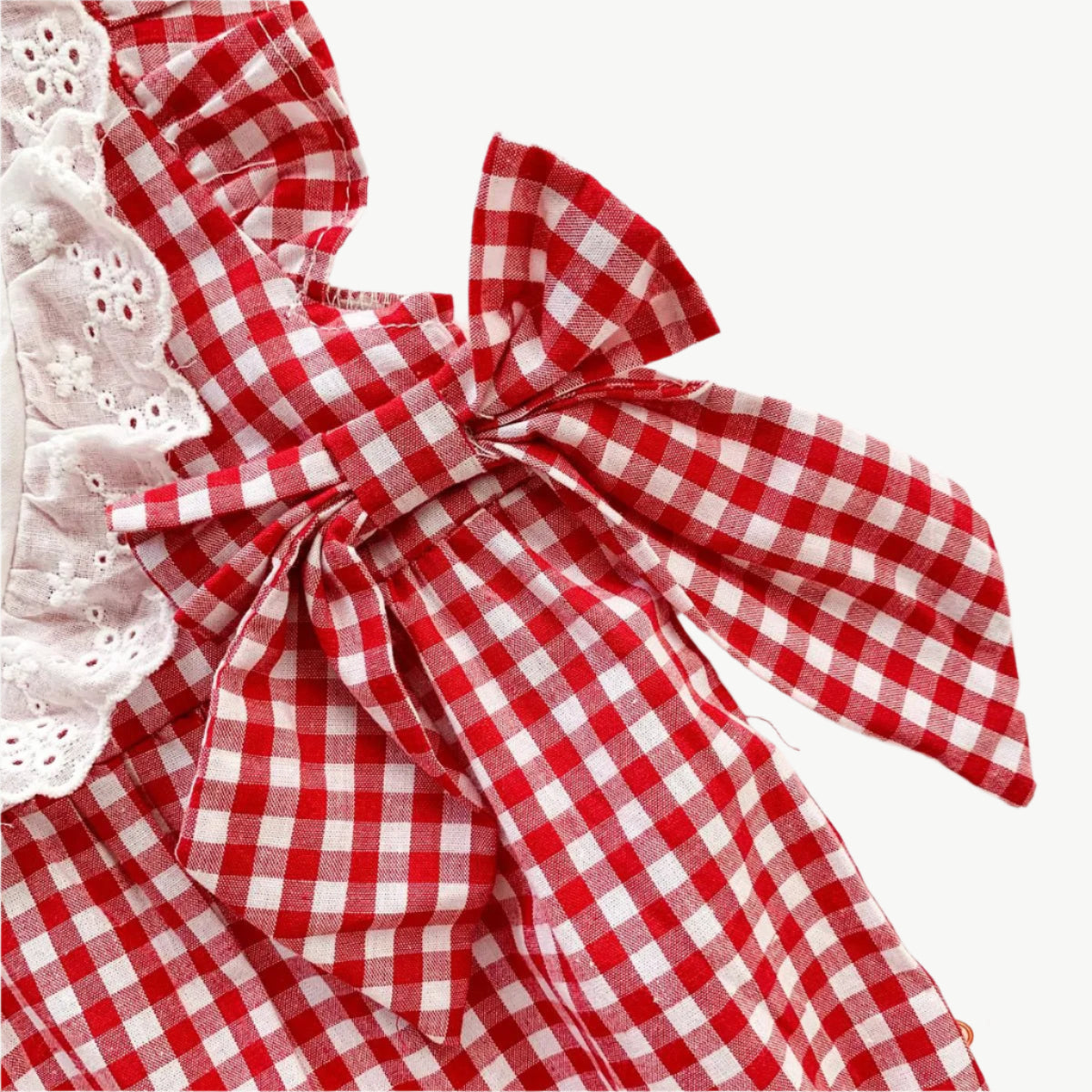 Bestickter Strampler Baby aus Bio - Baumwolle im Erdbeerplaid - Design für empfindliche Haut - Mayfair Moda0 - 3M