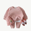 Bio - Baumwoll Waffel Jogger Set für Kinder – Atmungsaktiv & Hypoallergen - Mayfair ModaBeige9 - 12M