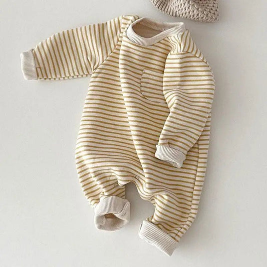 Gestreifter Jumpsuit aus Bio - Baumwolle für Babys – Atmungsaktiv & Hypoallergen - Mayfair ModaGelb6M