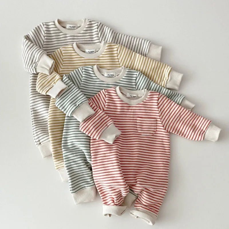 Gestreifter Jumpsuit aus Bio - Baumwolle für Babys – Atmungsaktiv & Hypoallergen - Mayfair ModaGelb6M