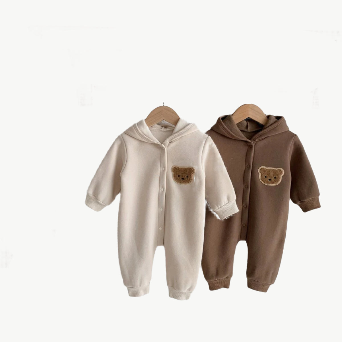 Teddybären Hoodie - Jumpsuit aus Bio - Baumwolle für Kinder – Bequem & Atmungsaktiv - Mayfair ModaBraun0 - 3M
